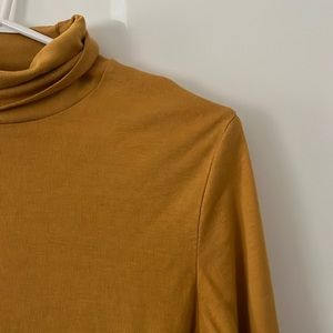 Mustard KOTN turtleneck